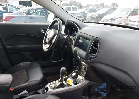 2020 Jeep Compass Latitude 4X4 из США, поврежденный, VIN 3C4NJDBB0LT164610